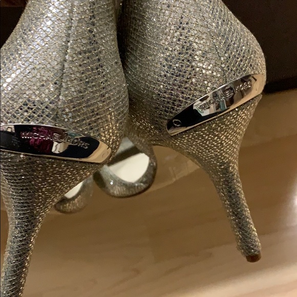 Michael Kors heels - Picture 4 of 4